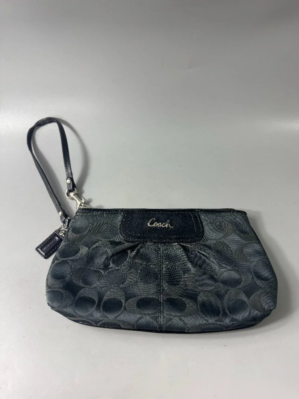 Authentic Coach Black Pleated Signature C Jacquard Wristlet